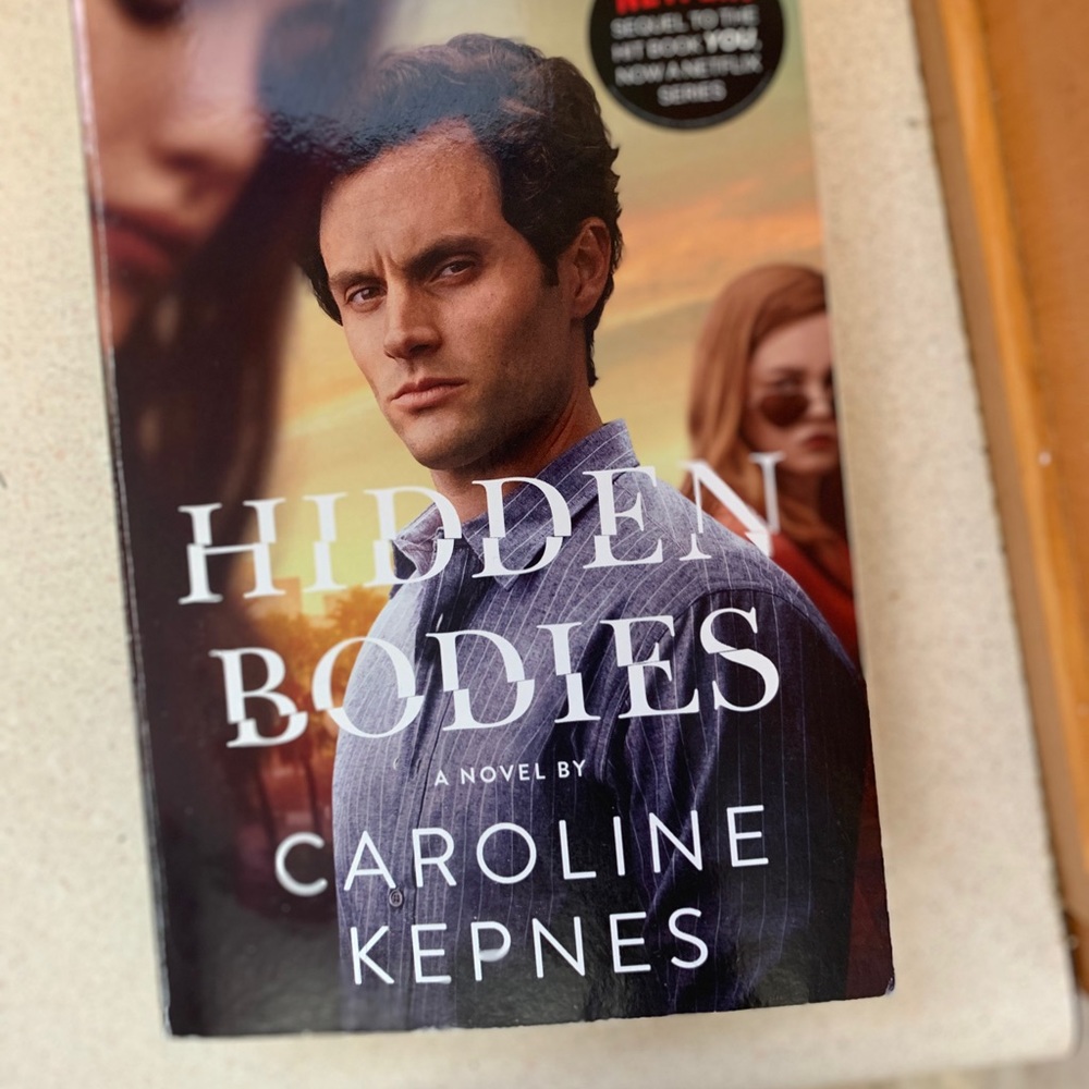 NETFLIX  YOU - Picture 2 of 4